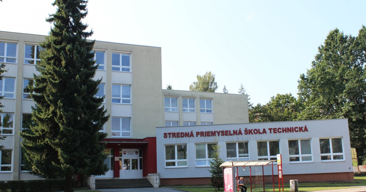 File:Stredná priemyselná škola technická, Bardejov.jpg - Wikimedia Commons